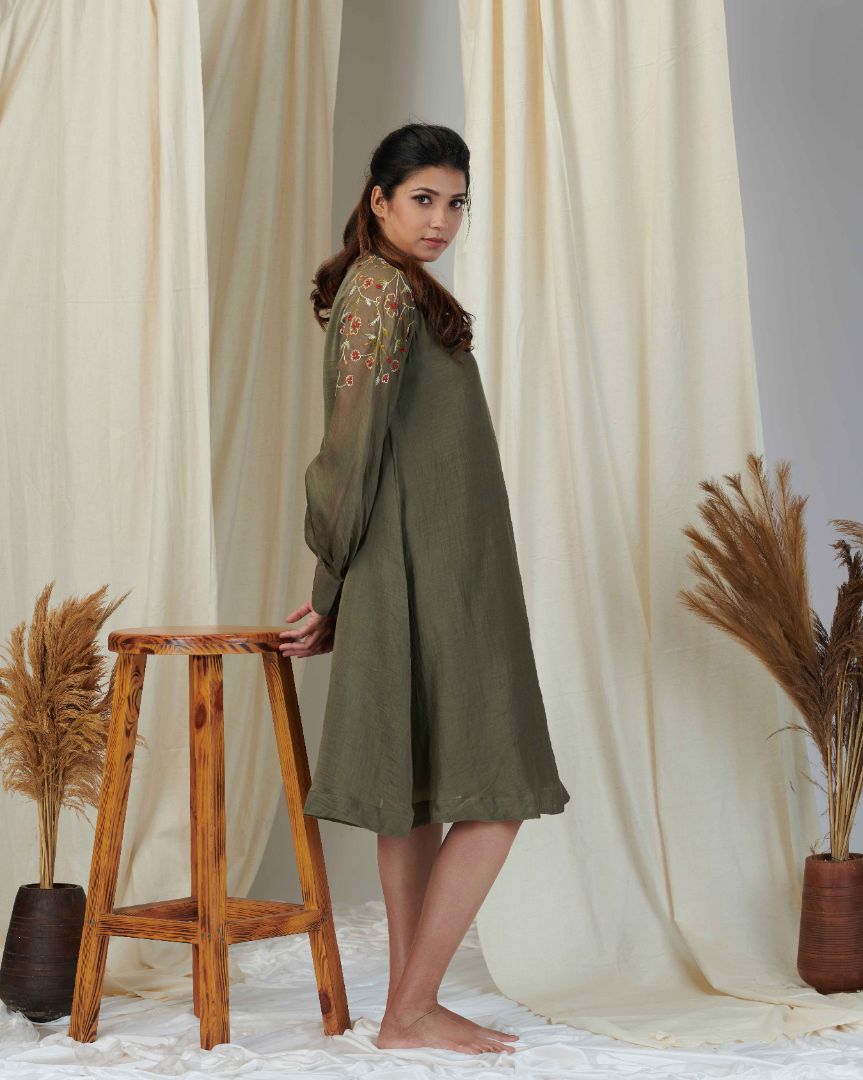 DRESS IN OLIVE GREEN SHADE
