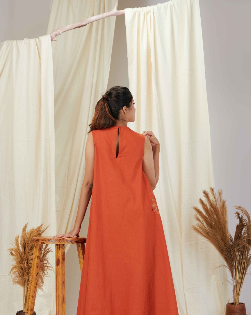 LINEN DRESS IN BURNT ORANGE SHADE